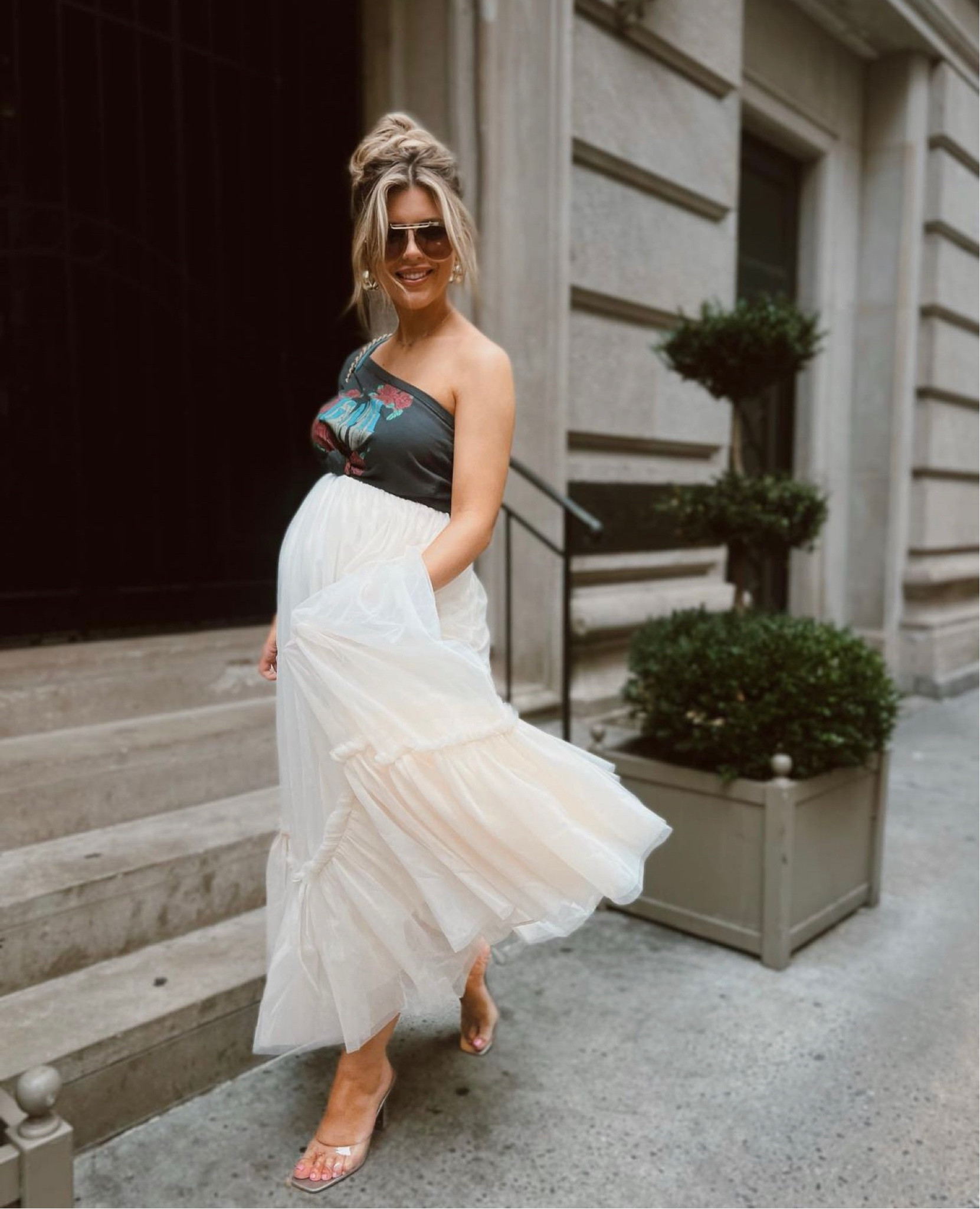 Today’s NYFW Look-
Skirt- Old from Vici
Top- Anthropologie 
Shoes- Vince Camuto
Sunnies- Free People 

#LTKSeasonal #LTKstyletip #LTKshoecrush