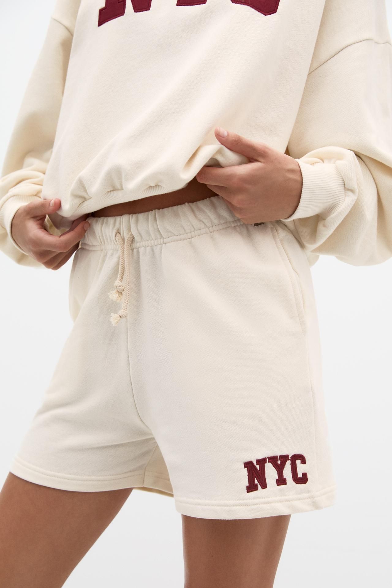 NYC tracksuit shorts | PULL and BEAR UK