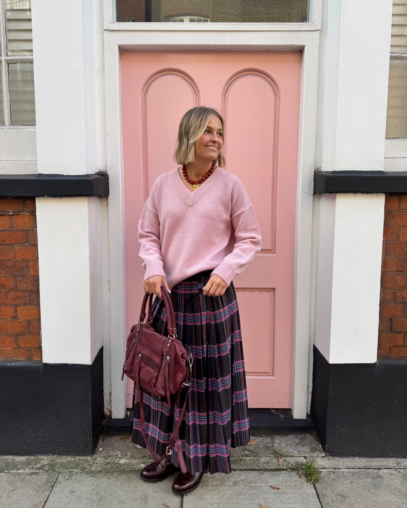 Colourful outfits & colourful doors @boden ad

Jumper: size S
Skirt: size UK10
Boots: true to size 



#LTKwinter #LTKautumn #LTKuk
