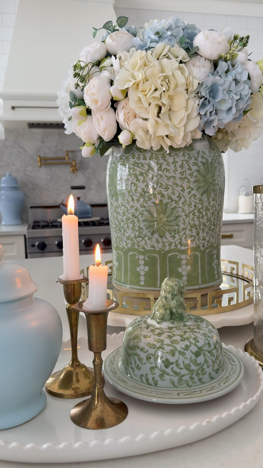 The most gorgeous green and white ginger jar!! Layering this green piece is a game changer for spring!

Spring decor, spring home, chic home, chic decor, kitchen decor, chic finds, home decor, home finds, florals



#LTKSeasonal #LTKHome