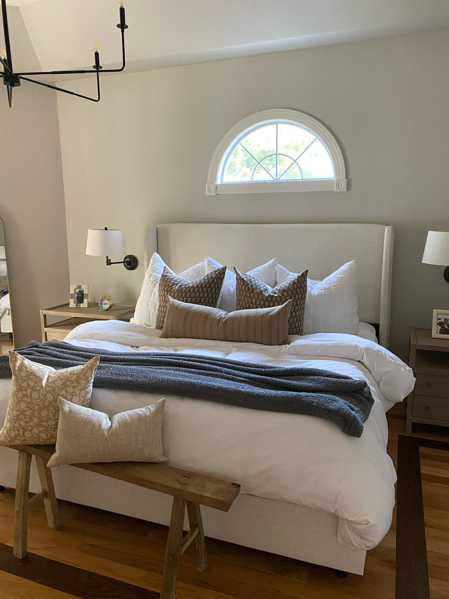 😍 

Primary bedroom.
Cozy primary bedroom.
Transitional bedroom.
Neutral bedroom.
Bedroom design.



#LTKhome