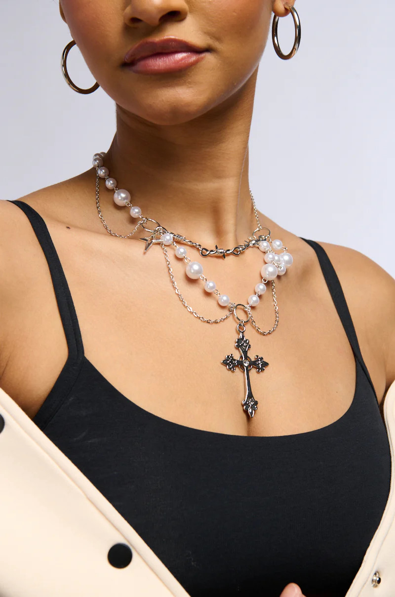 RICH LIFE NECKLACE | AKIRA