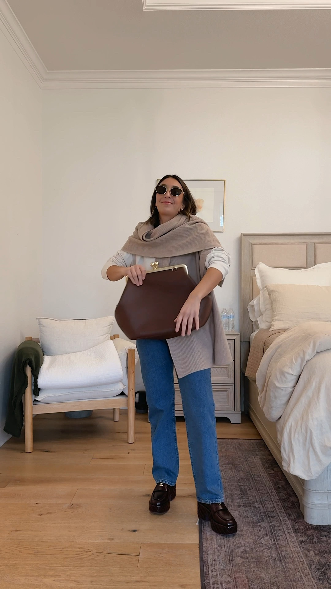 It bag alert!! Also this cashmere wrap is the perfect gift for anyone 