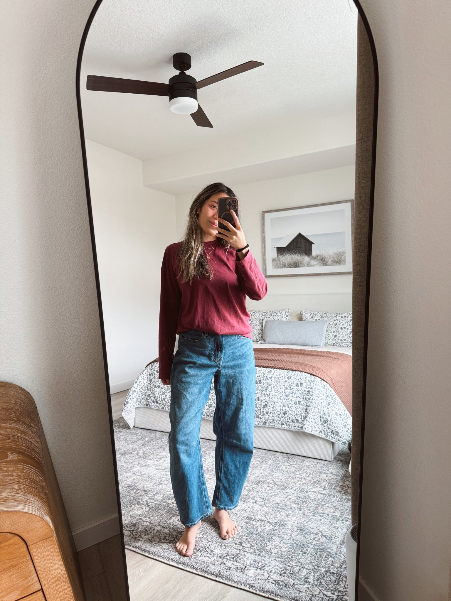 Relaxed barrel jean. So comfy and my go to now. Linked all my other jeans as well i bought that I’m keeping! Pretty true to size. I fluctuate between a size 2 and four and ultimately went with a four. I think I could’ve done a size 2 since these jeans do stretch out a tiny bit in the waist as you wear. 117 lb 5,3” size: 4 regular in seam, and light wash color.

#LTKmomlife #LTKFindsUnder50 #LTKPetite