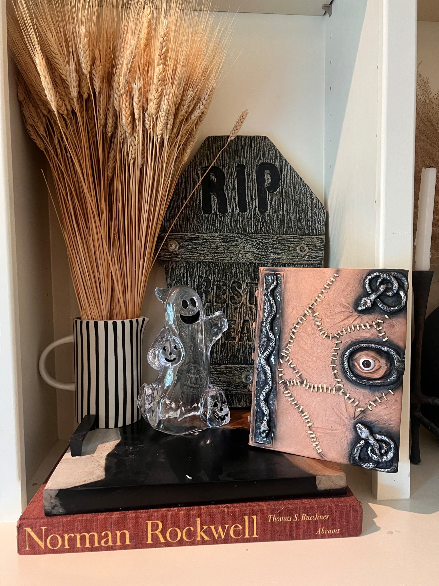 There are two sizes I have the large