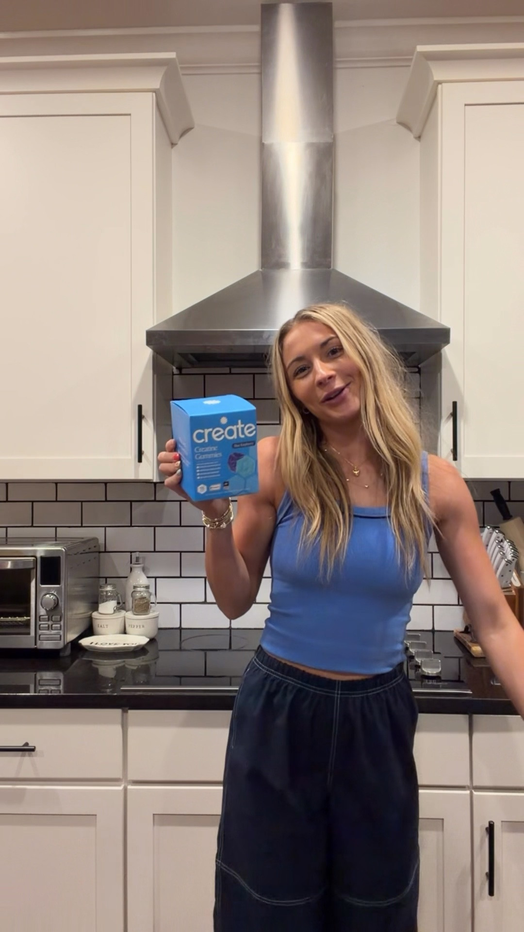 Creatine gummies 🤝🏽 gym outfit 💙

#LTKU #LTKActive #LTKootd