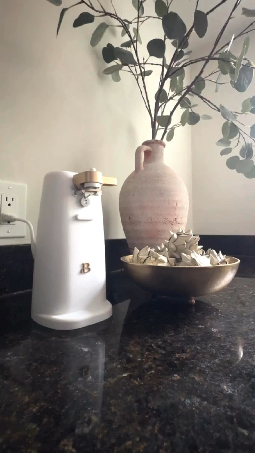 The prettiest electric can opener 🤍 All of the kitchen appliances in this collection are gorgeous ✨

#LTKVideo #LTKFindsUnder50 #LTKHome