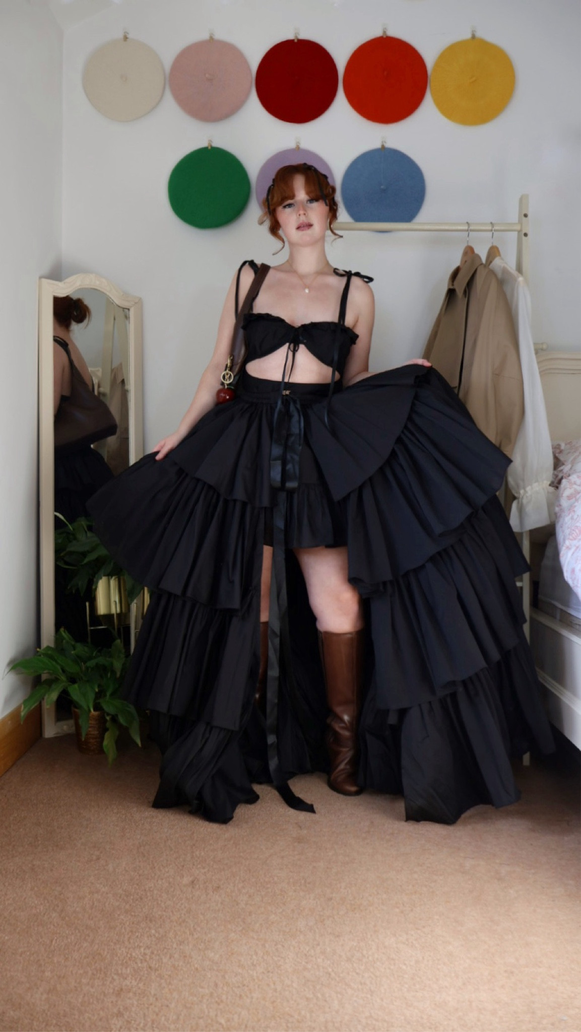 witch vibes 🧙‍♀️🖤🍂

#LTKHalloween #LTKFindsUnder100 #LTKSeasonal