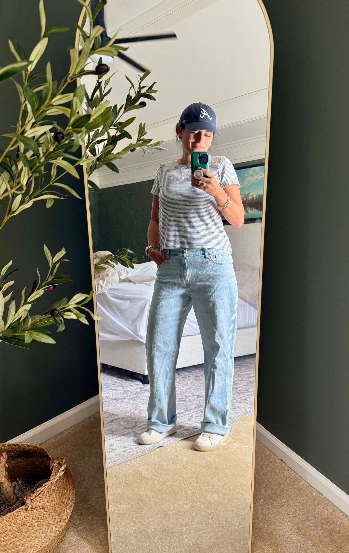 Monday Funday with the Fam. Loving these baggy jeanss

#LTKFindsUnder100 #LTKFindsUnder50