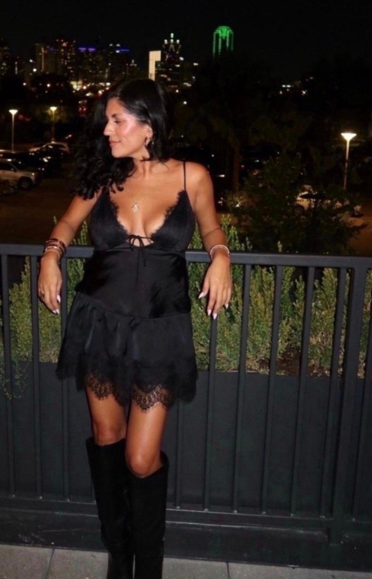 Little black dress, city lights, and the kind of night you never want to end. ✨ Sometimes the simplest outfits make the biggest statement.

#datenightoutfit #littleblackdress #nightoutstyle #citynights #dressinspo #fashioninspo #ootd #styleinspiration #blackdress #goingoutlook #weekendvibes #elegantstyle #womensfashion #outfitideas #classicstyle

#LTKdayinmylife #LTKootd #LTKstorytime