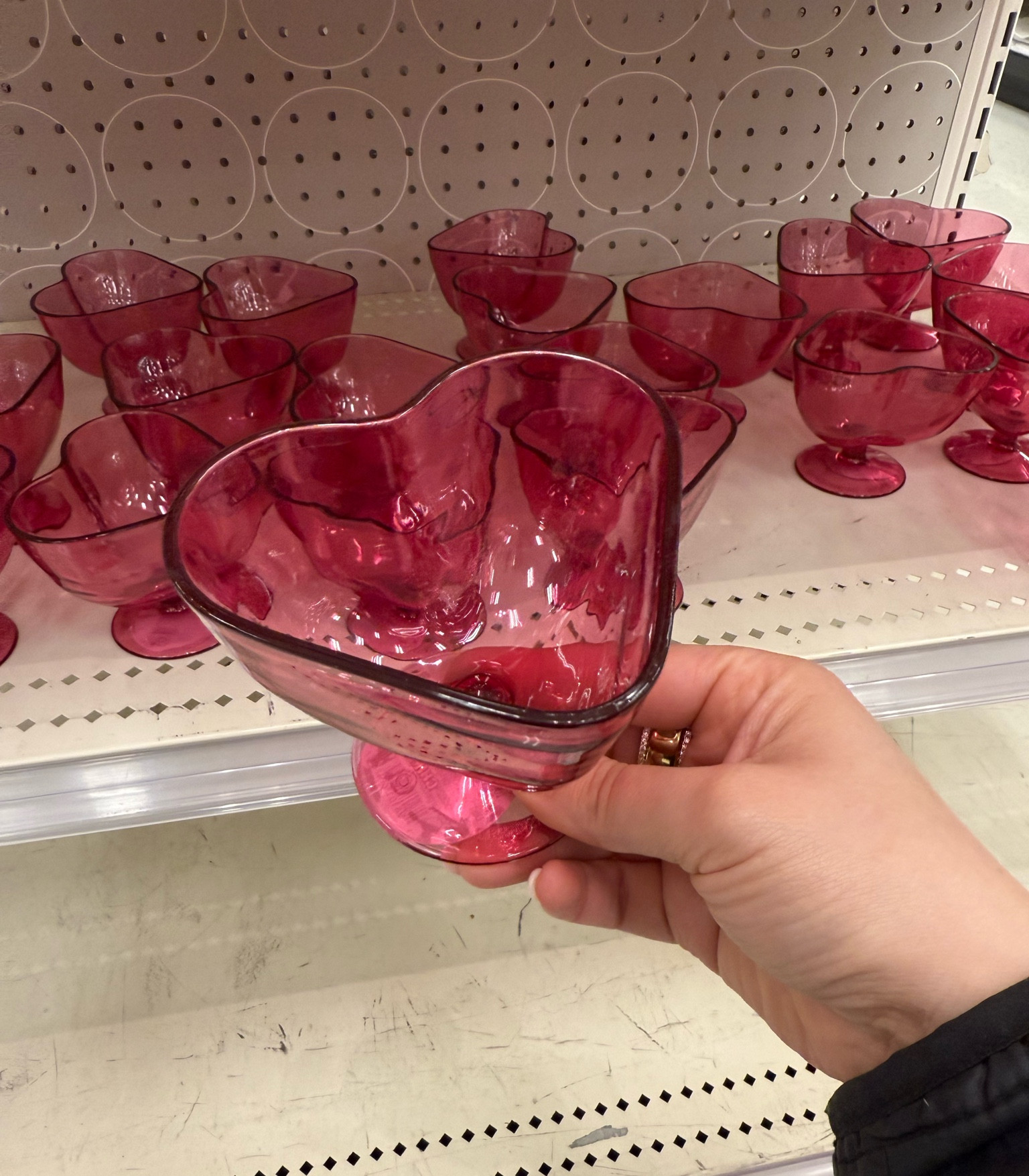 Galentine’s Day decor

#LTKHome #LTKMostLoved #LTKParties