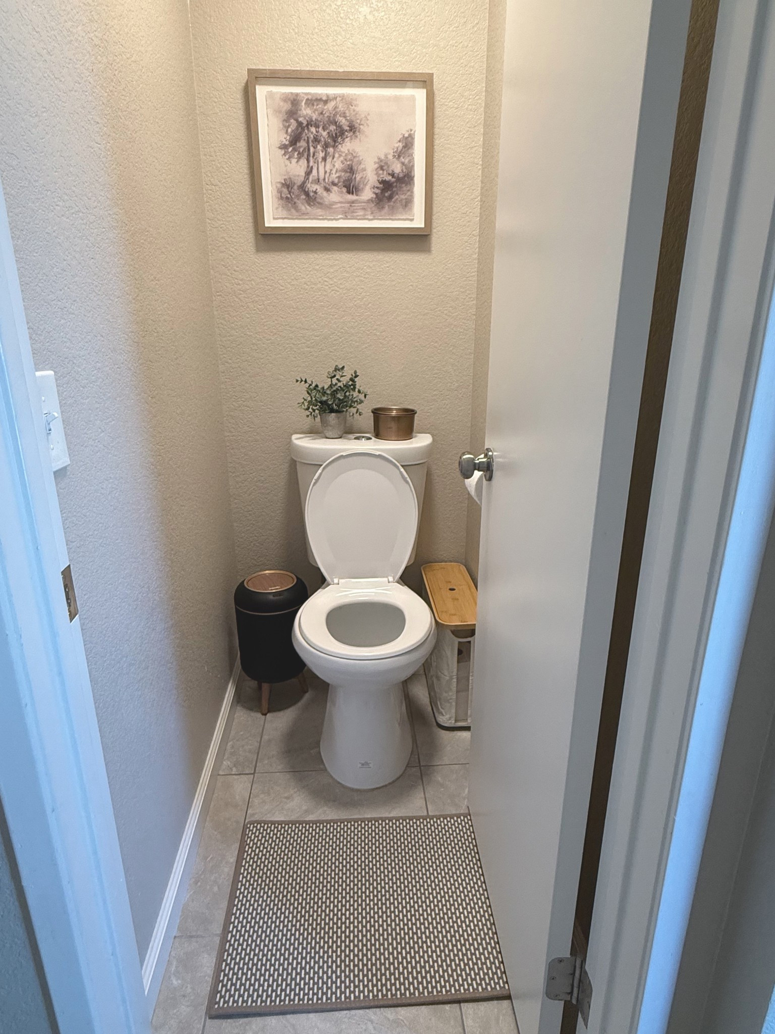Proof you don’t need to spend a lot to make a big impact 🛁✨
This bathroom refresh was under $100 and everything is renter-friendly — no drilling, no damage. 

#bathroommakeover #ltkhome #budgetfriendly #renterfriendly #smallspaceupdate #beforeandafter #bathroomrefresh #affordabledecor #diyhomedecor #homeonabudget #neutralhome #easyhomeupdates

#LTKHome #LTKFindsUnder50 #LTKFindsUnder100