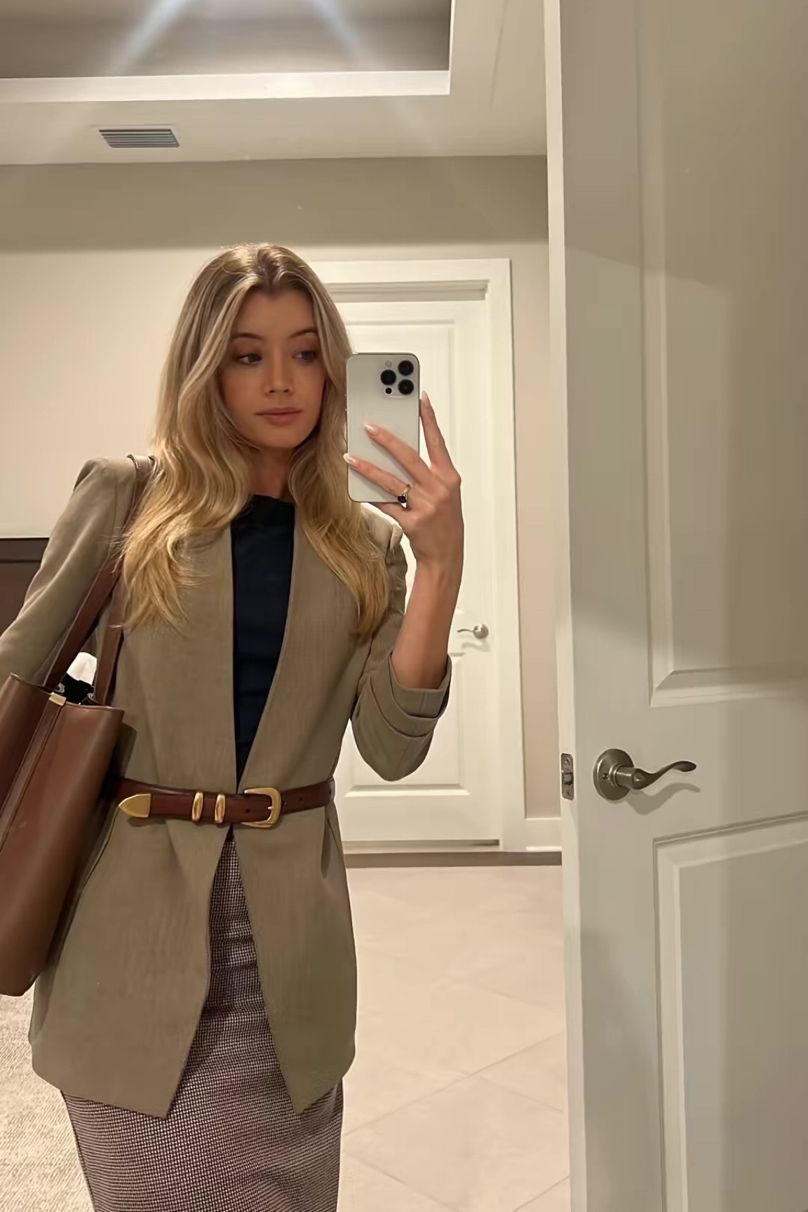 Office outfit 
Office style
Lawyer 
Attorney 
Law school 
Belt 
Work bag
Tote


#LTKStyleTip #LTKWorkwear