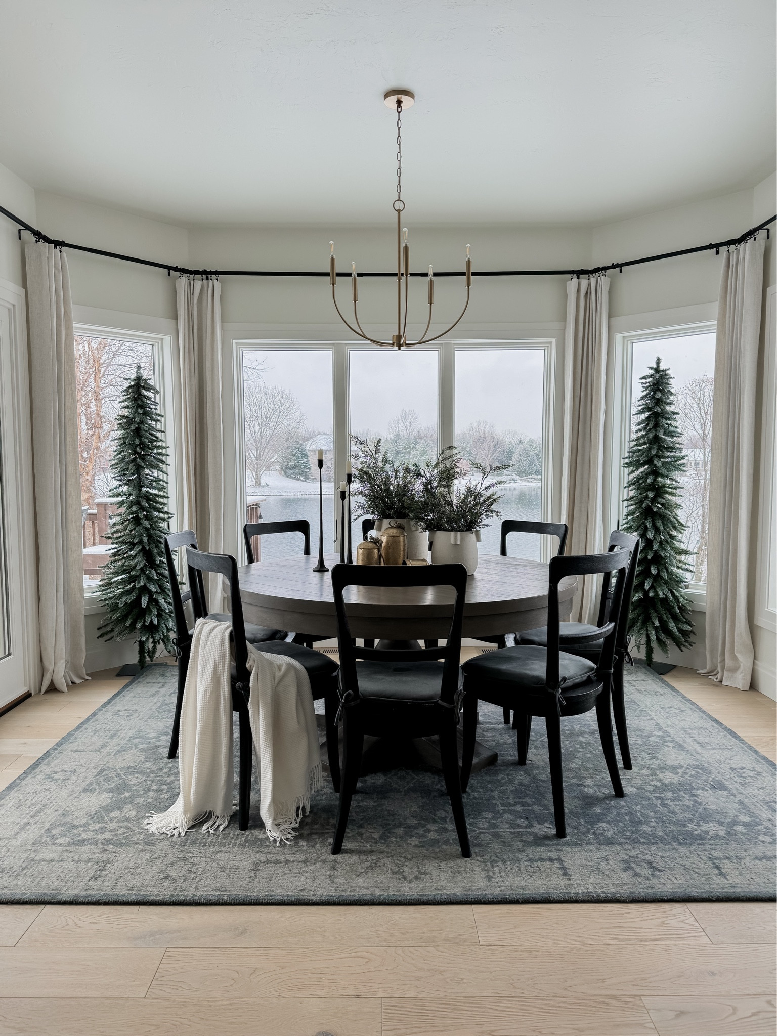 Dining room winter decor!

#LTKHoliday #LTKCyberWeek #LTKSeasonal