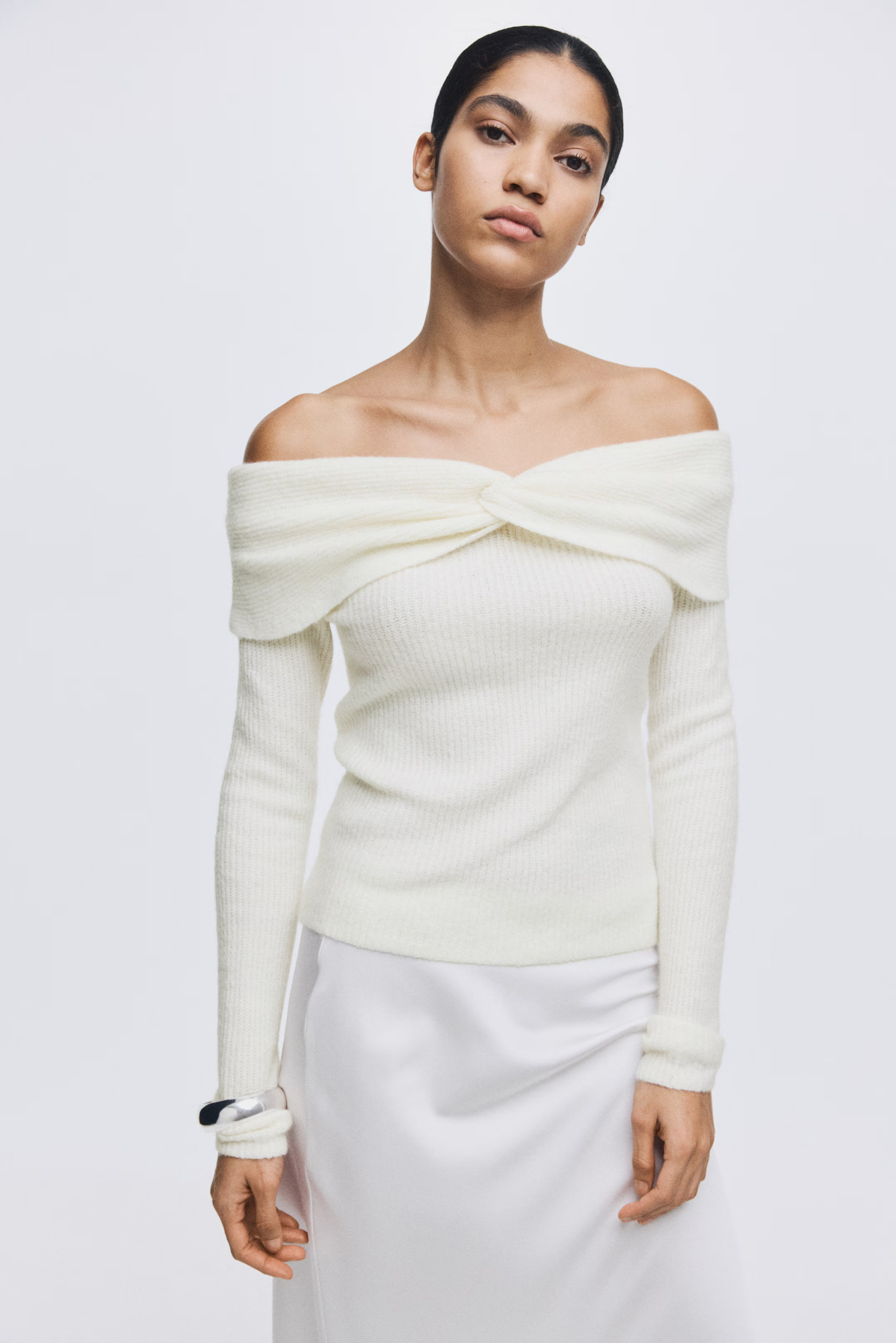 Off-the-shoulder jumper | H&M (UK, MY, IN, SG, PH, TW, HK)