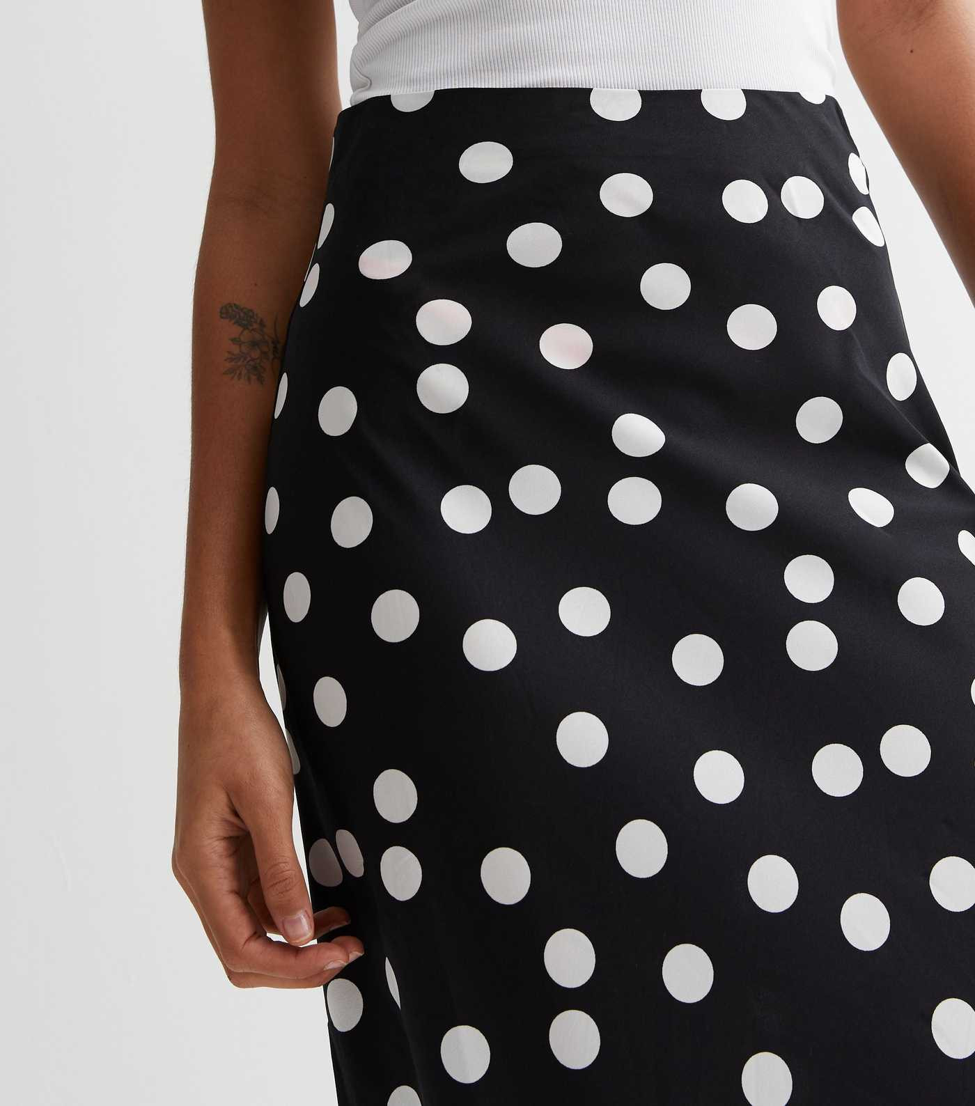 Tall Black Polka Dot Midaxi Skirt
						
						Add to Saved Items
						Remove from Saved Items | New Look (UK)