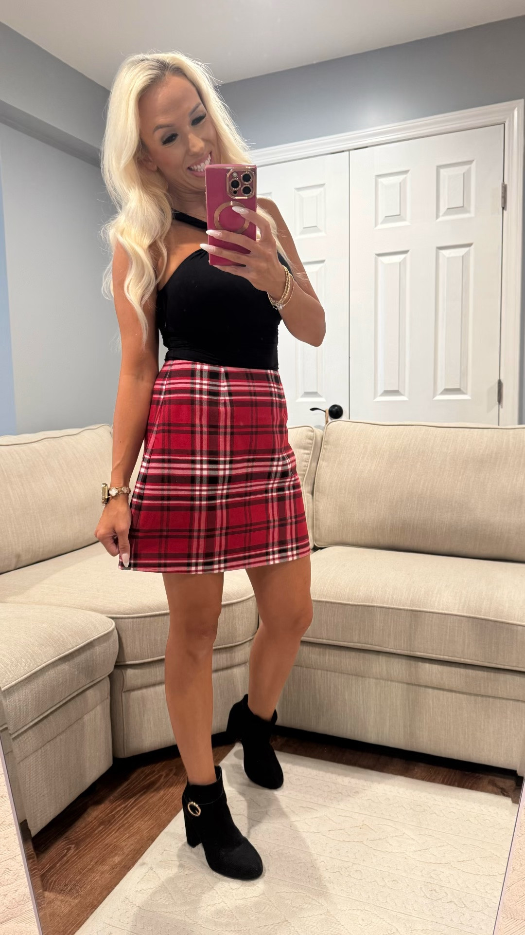 Fall outfit inspo ❤️🍂 This plaid mini is SO cute paired with a simple black top + booties! Perfect for fall and would be adorable for the holidays too! Everything linked! ✨

#LTKdayinmylife #LTKSeasonal #LTKootd
