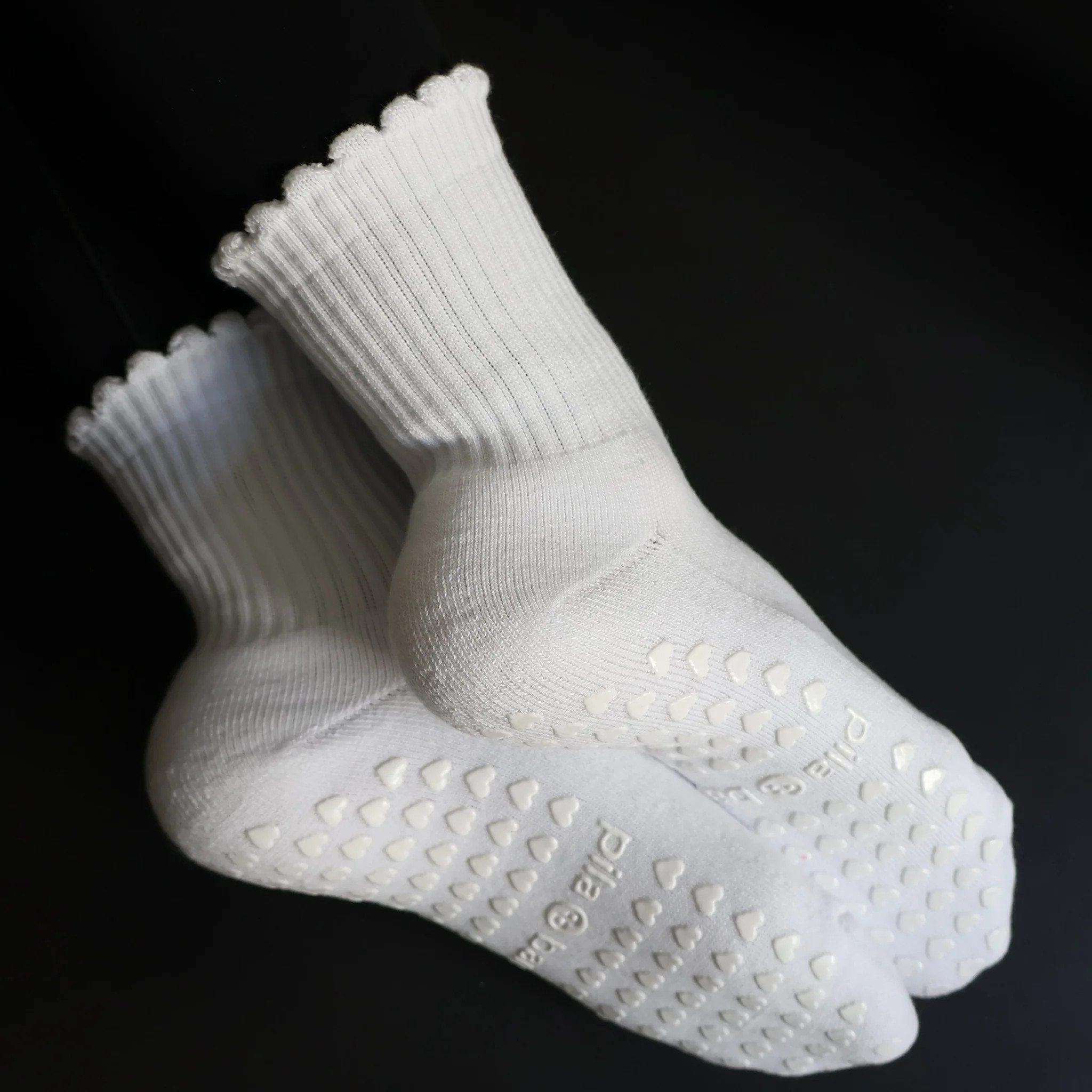 PILA Plain Best Grip Socks - White Ruffle | Pilabarre