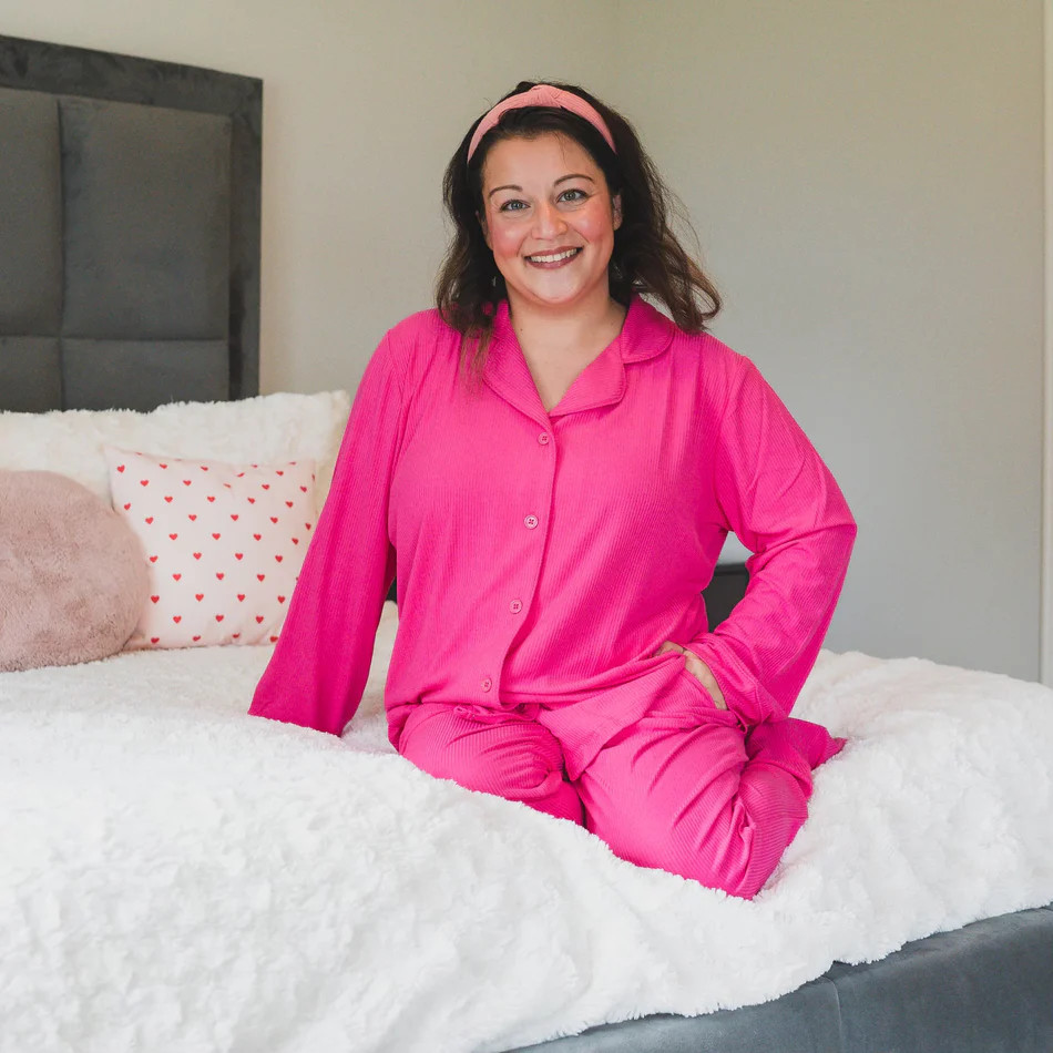 HOT PINK RIB WOMEN’S RELAXED FLARE DREAM SET | Dream Big Little Co.