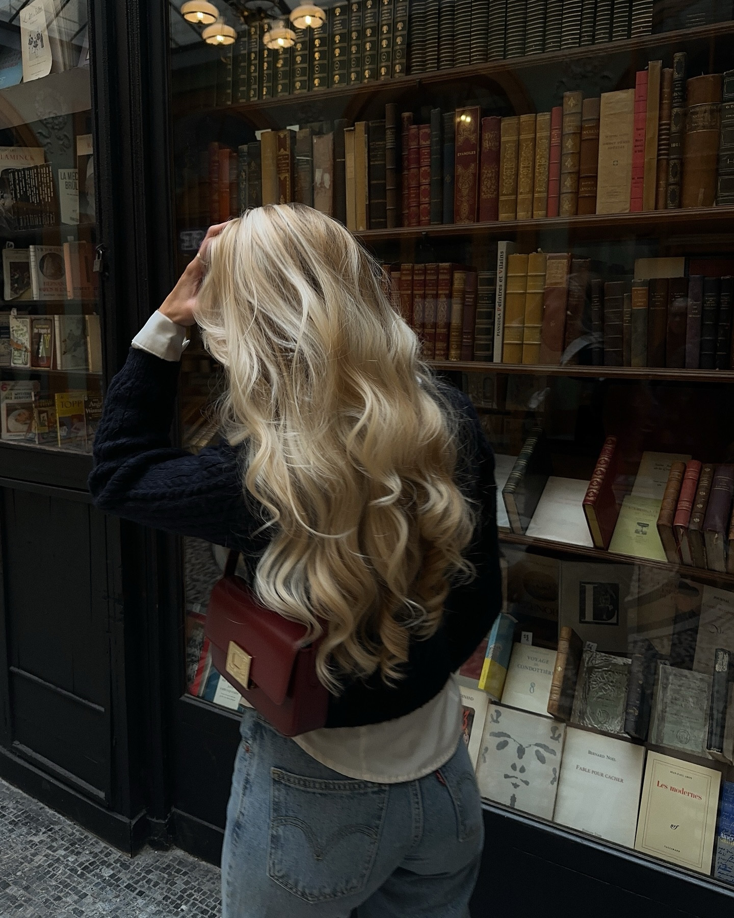 October details 🥀🍂🧵☕️
.⁣
.⁣
.⁣
.⁣
.⁣
#vintagestyle #winterfashion #warmcore #pinterestaesthetic #pinterestinspired #postitfortheaesthetics #pinterestoutfit cozy outfit cozy fashion fall fashion fall details Parisian style