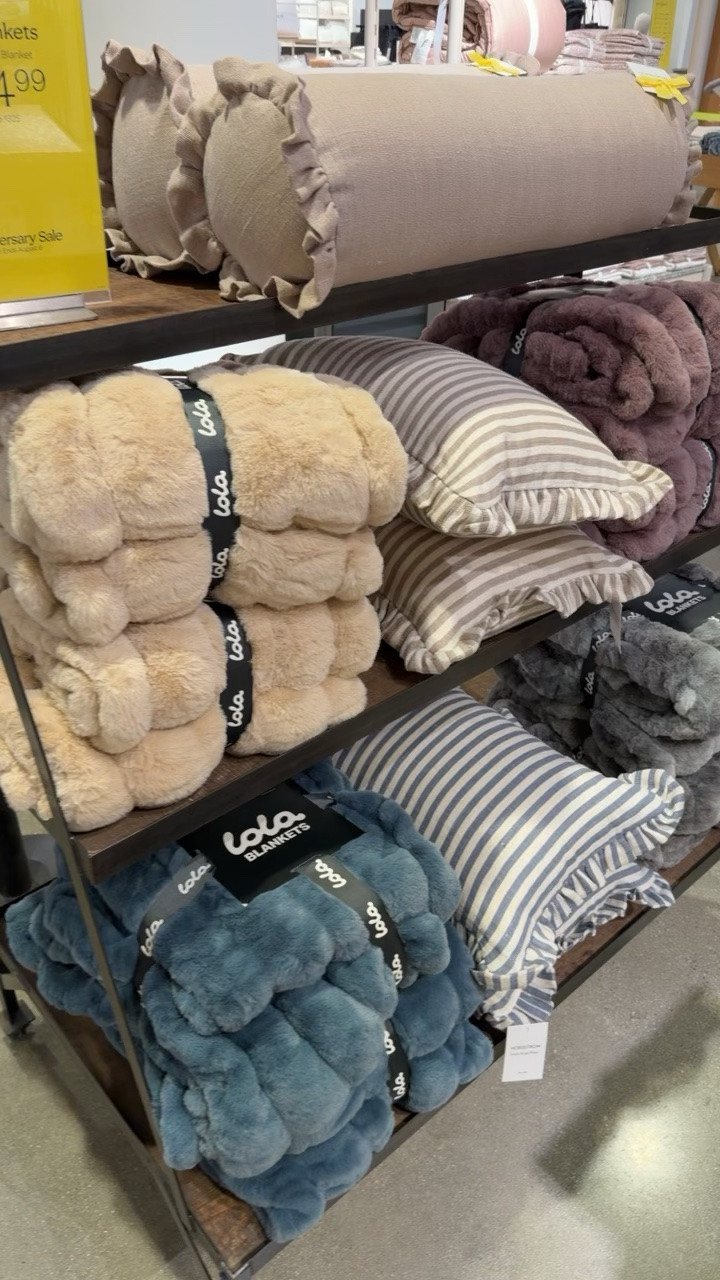 Lola blankets and Ugg blankets .. two of my personal “home” must haves from #nsale 😍