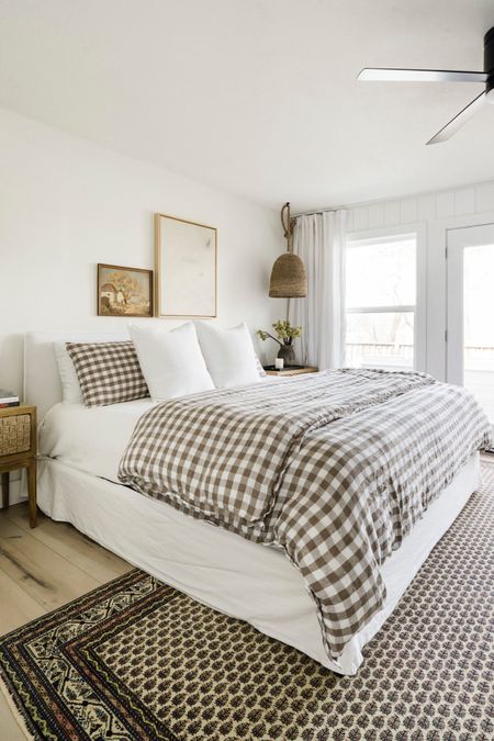 The #diy lake house primary bedroom



#LTKhome