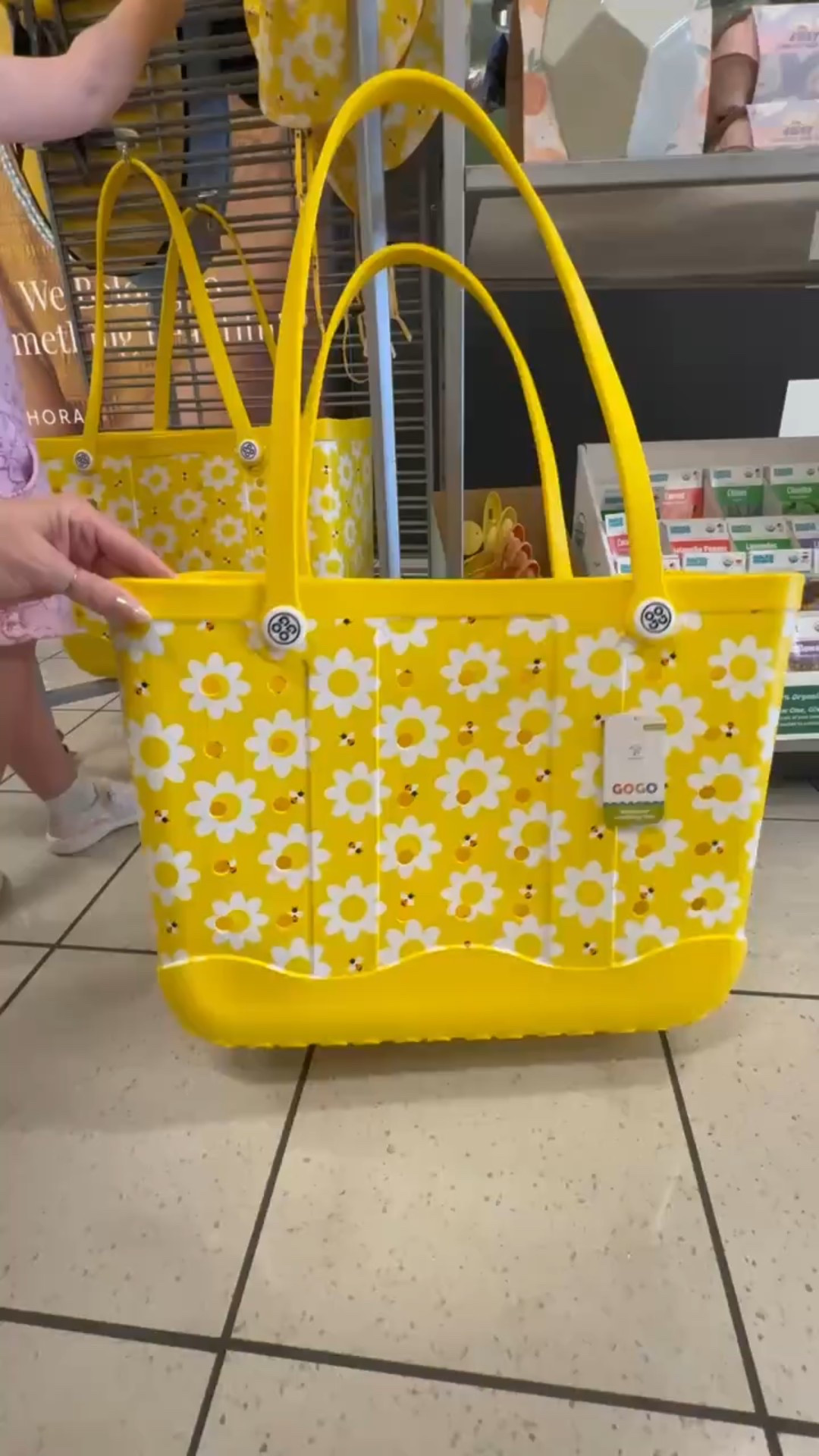 Adorable garden tote bag I saw at Kohl’s!
Fill it up with a few seed packets, some gardening gloves and apron, a cute garden hat, and it would make such a cute gift for someone who loves gardening!



Gardening tools  garden tote bag  gardening essentials  Kohl’s  Lowcarbdashian


#LTKHome #LTKFamily #LTKFindsUnder50