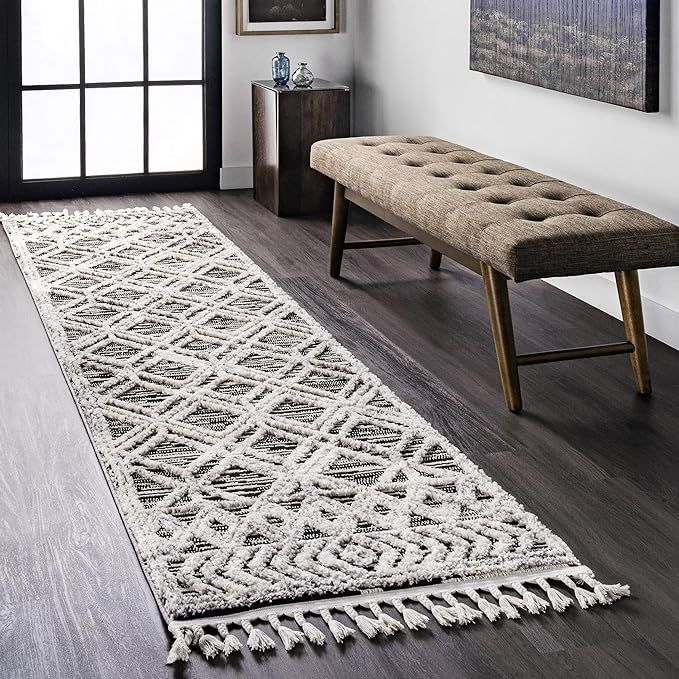 nuLOOM Ansley Soft Lattice Textured Tassel Runner Rug, 2' 6" x 8', Grey | Amazon (US)