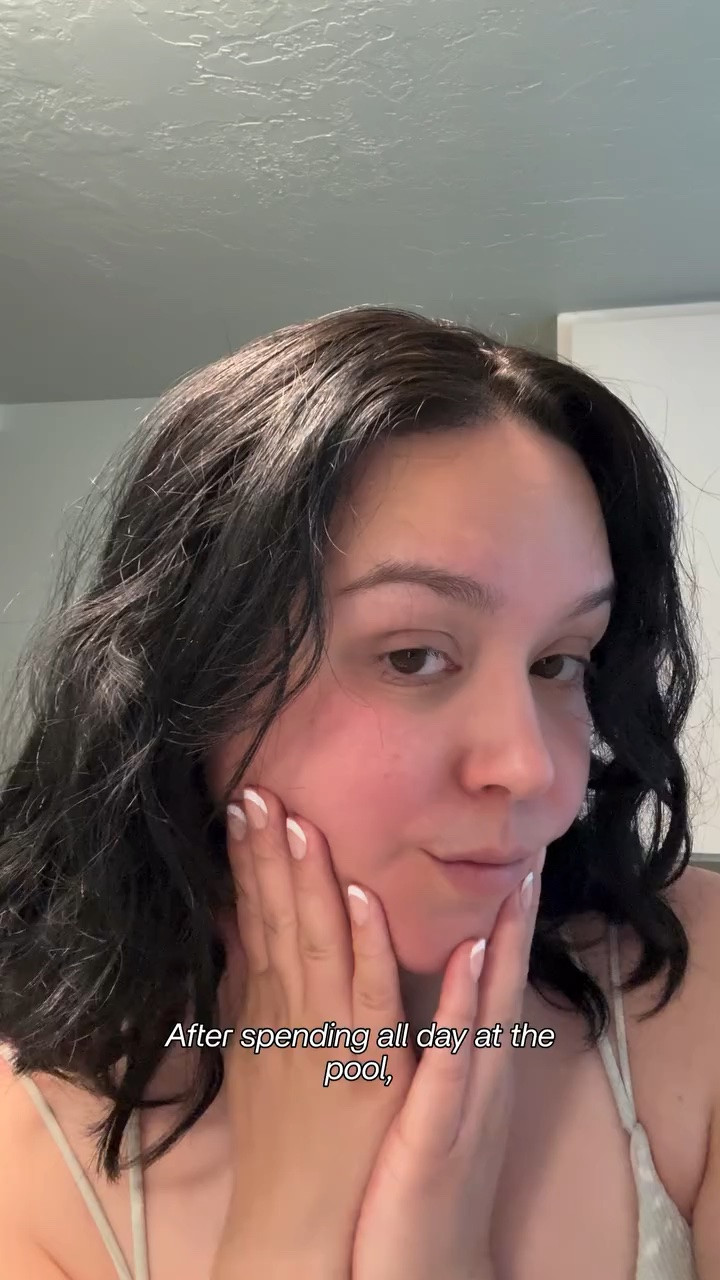 #giftedbyodele - after spending all day at the pool I really needed some clarifying shampoo to get all the chlorine out. Thank you to @odelebeauty for sending this over!! 

my hair is reset and refreshed!! I used the hair oil on my wet hair after (no other products) just to control the fizz and bring back some shine. And if you know me (or if you are new here) this is my literal favorite hair oil. I use it on my hair & my kids hair too. 

⎯⎯⎯⎯⎯⎯⎯⎯⎯⎯
#gifted #odelebeauty #haircare #hairproducts
