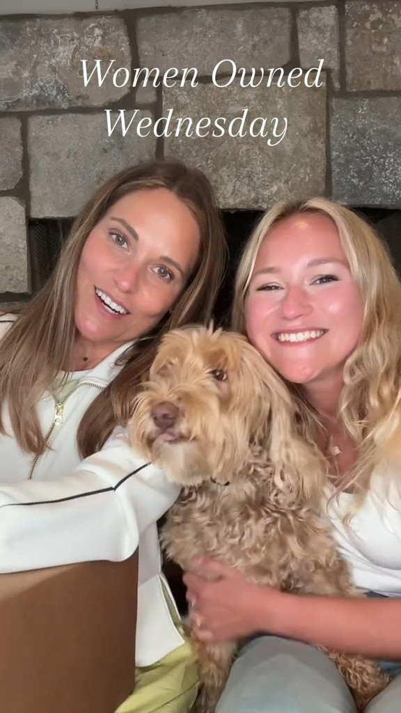 Love these bags by @Cleverpup
Keep your dogs gear organized while traveling!
www.cleverpup.com
To shop click link in bio to LNK where you can find a link to Clever Pup.
Don't forget to follow us @tandttwintalk
#petproducts #dogs #labradoodle #travelingwithdogs #pets #dogstyle

#LTKTravel #LTKFamily #LTKOver40