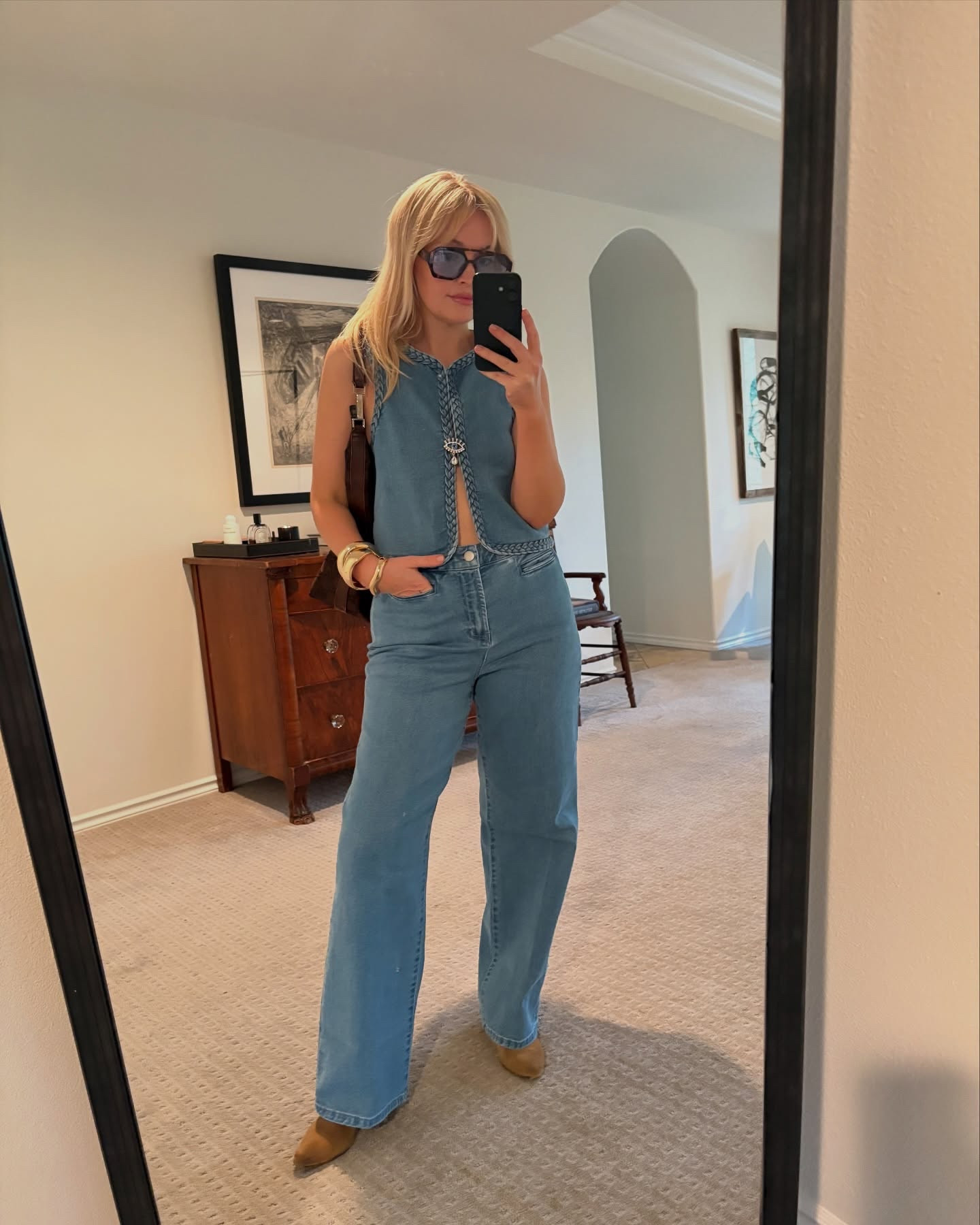 Round Top bound with my best gals - ready to hunt for treasures, talk endlessly through the complexities of the “love story” and “wurthering heights” wardrobe and sets and soak up some long Texas days. Loving this set from Dear John Denim for the trip ahead. Links in stories yeeehawwww 🤍🤎🖤 links in stories 

#RoundTopAntiquesFair #DearJohnDenim #SpringStyle #EffortlessStyle #ad #WardrobeStylist #LTKStyle #ModernClassic