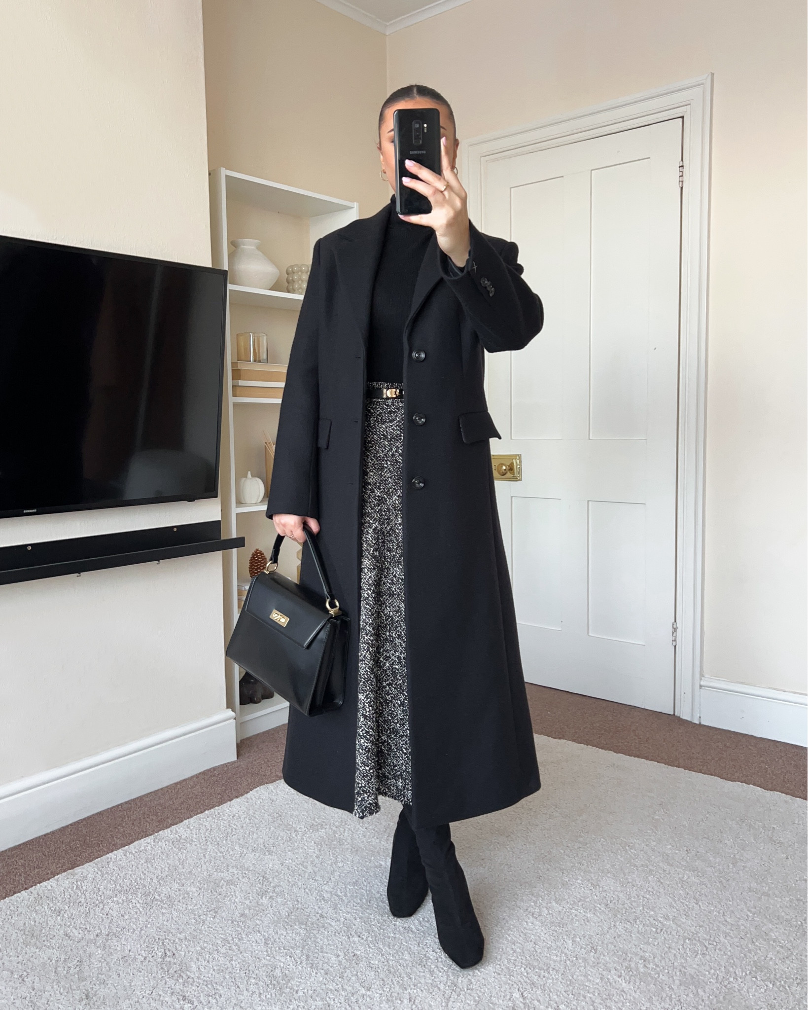 Smart & chic winter outfit.
Roll neck is from Uniqlo, wearing size S.
Coat is from Mango, wearing size S.
Skirt is from Mango, wearing size M.
Bag & boots are from M&S.

#LTKeurope #LTKstyletip #LTKfindsunder100