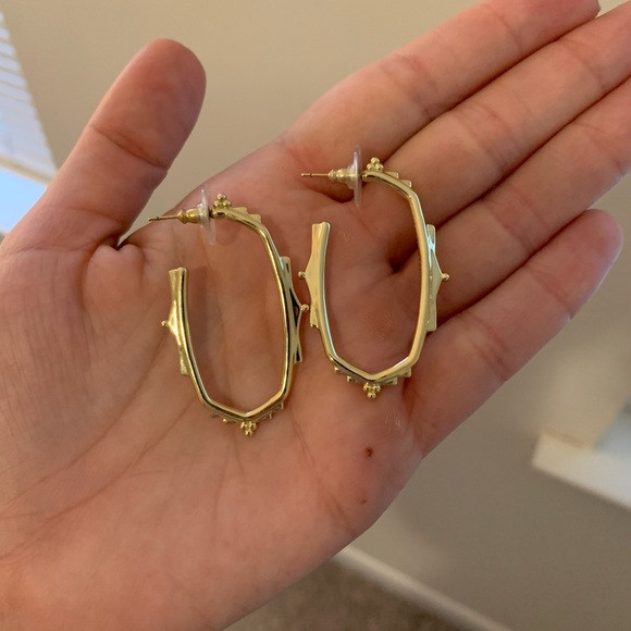Kendra Scott Baroque Ella Hoops | Poshmark