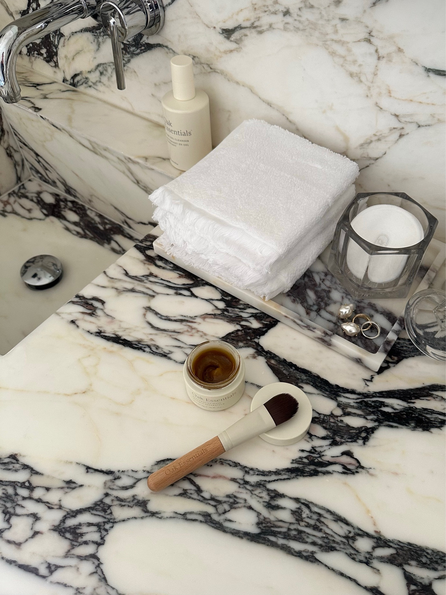 @oakessentials favorites. Code THERESE15 for you. #ltkbeauty