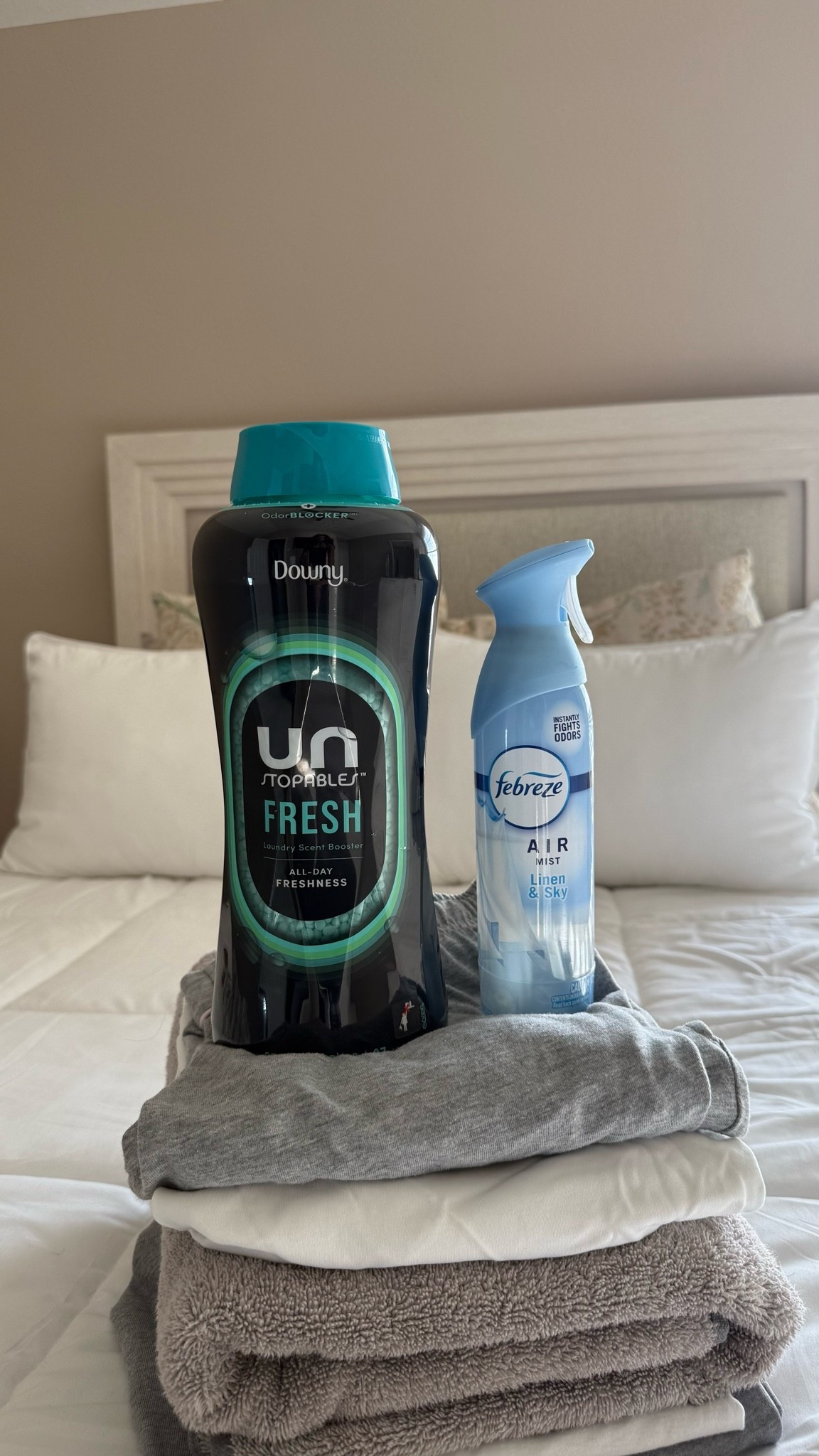 Apartment reset starts at Target. 🫧🤍 #ad

Picked up my go-to Downy scent beads and Febreze to keep my laundry and apartment smelling fresh all semester. Everything is linked in my LTK!

@Target @downy @febreze

#TargetPartner #RTT #paidlink