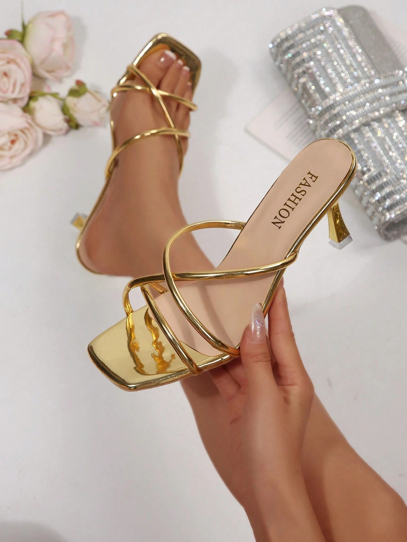 Sandalias doradas  | SHEIN