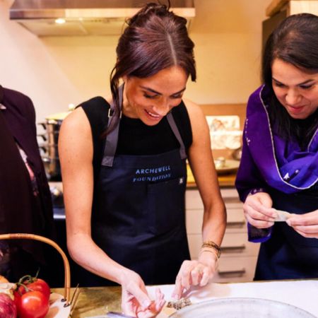 Ready, set, cook - for a cause! #MeghanMarkle cooked up a storm with Archewell today, and we have all the style details. 

#LTKfindsunder100 #LTKover40 #LTKworkwear
