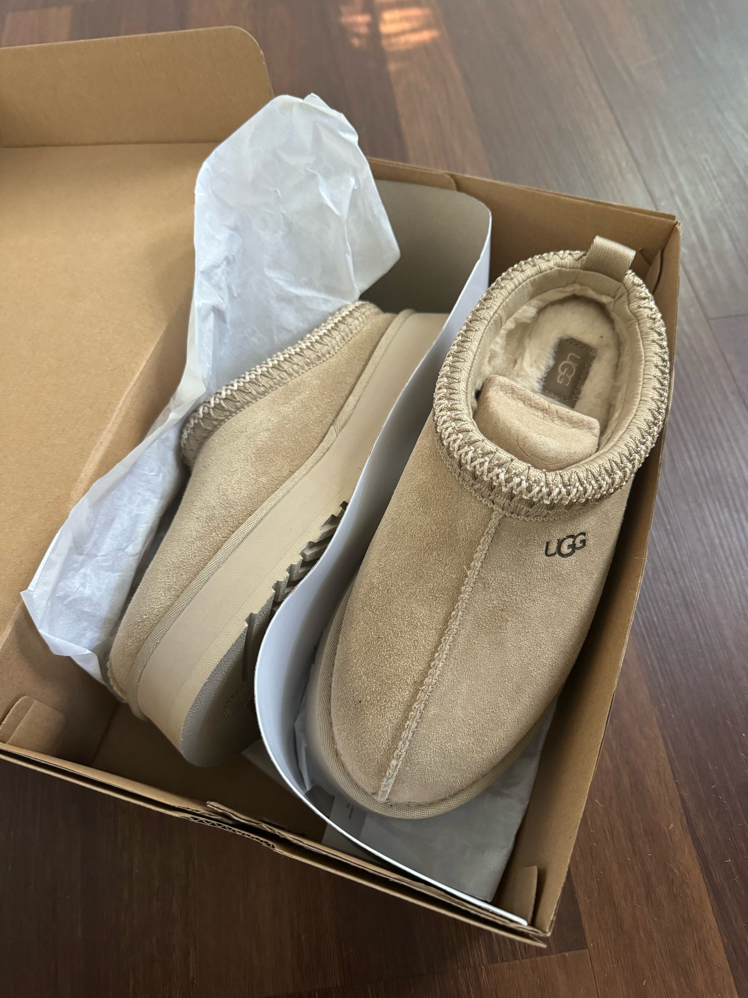 Gifts for Her: Cozy Gifts 

Slippers, Uggs, platform slippers, gifts for her, 2024 gift guide

#LTKGiftGuide #LTKHoliday #LTKCyberWeek