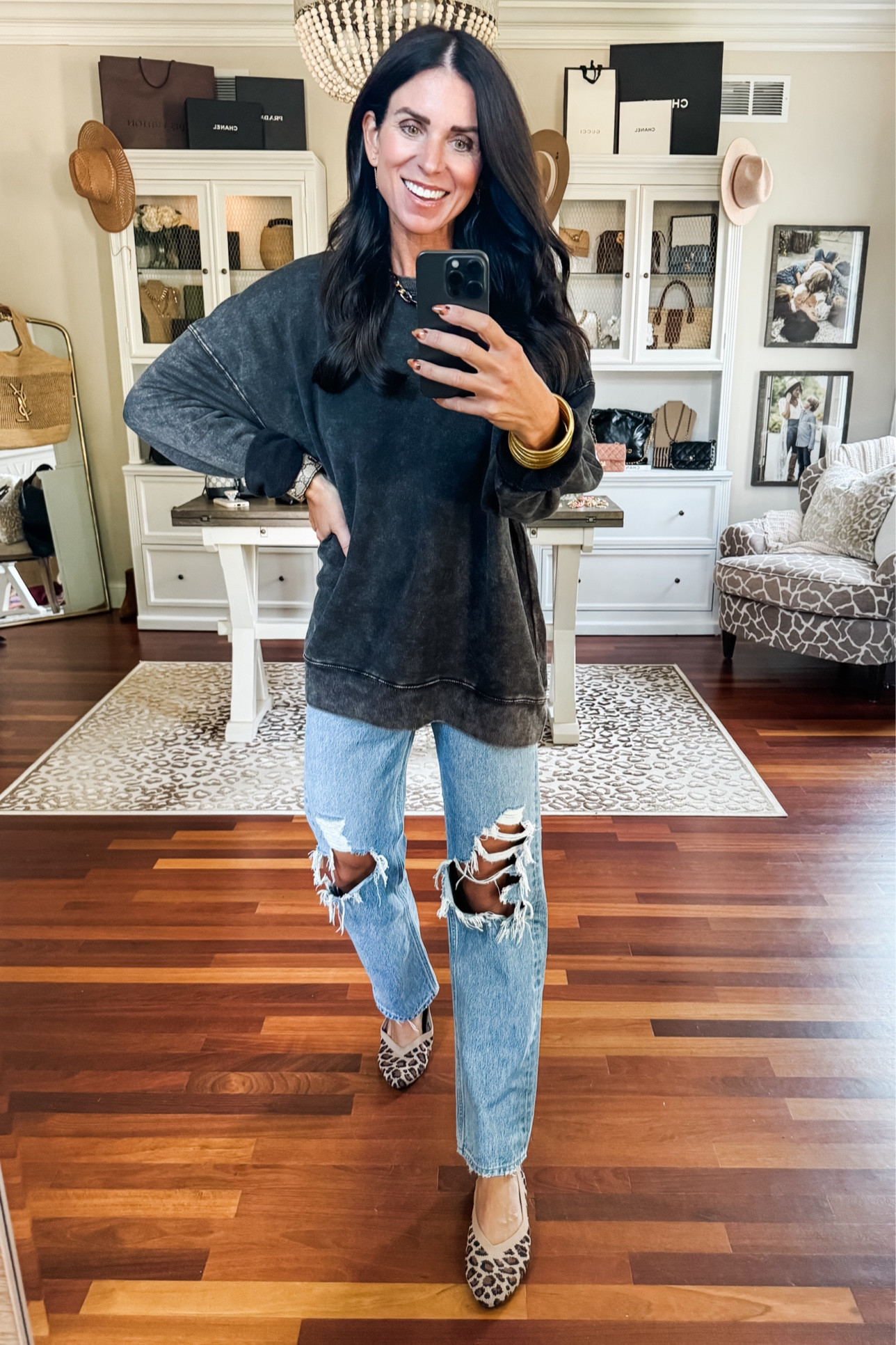 Medium sweatshirt target
24 denim 
8.5 shoes size down 

#LTKStyleTip #LTKSeasonal #LTKFindsUnder50