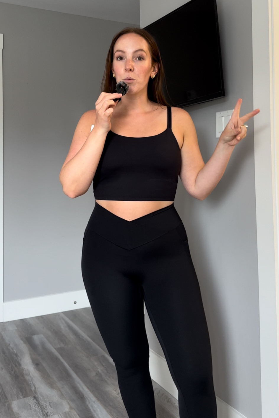 A classic all black workout fit! We love a no front seam legging. Top (M), leggings (M)

#LTKunder50 #LTKFitness #LTKFind