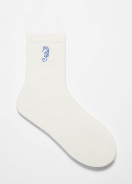 How freaking cute is this blue embroidered seahorse on these crew socks. Adorable!!! Immediate add to cart 🛒 

#LTKStyleTip #LTKFindsUnder100 #LTKSeasonal
