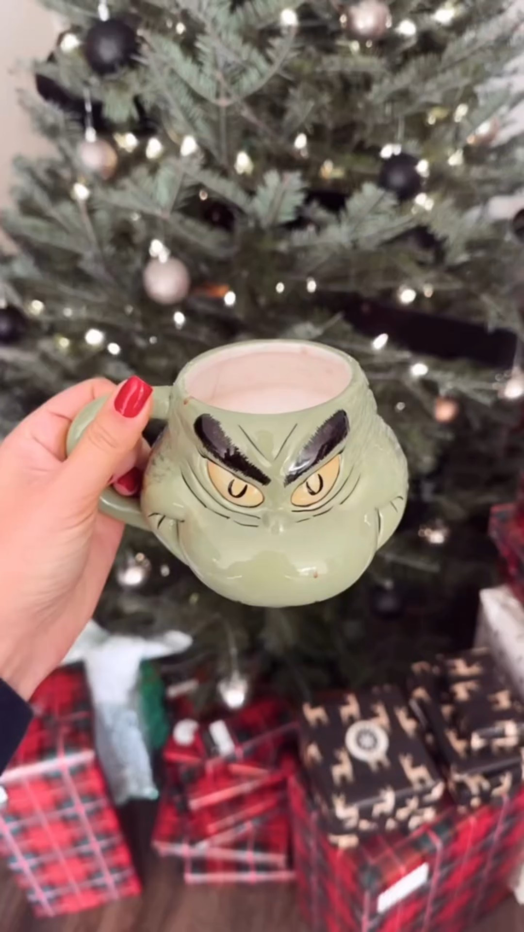 Little Saturday vlog 🎄🐾☕️ #morningroutine #vlog #morningvlog #slowsaturday #fyp