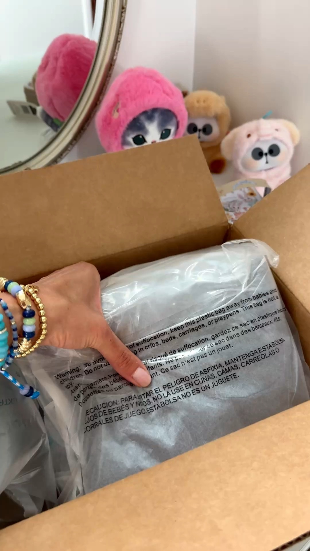 New crossbody bag unboxing + the cutest kawaii accessories! 

Dagne Dover bag
Summer bag 
Summer bracelets 
Bag charms

#LTKvlog