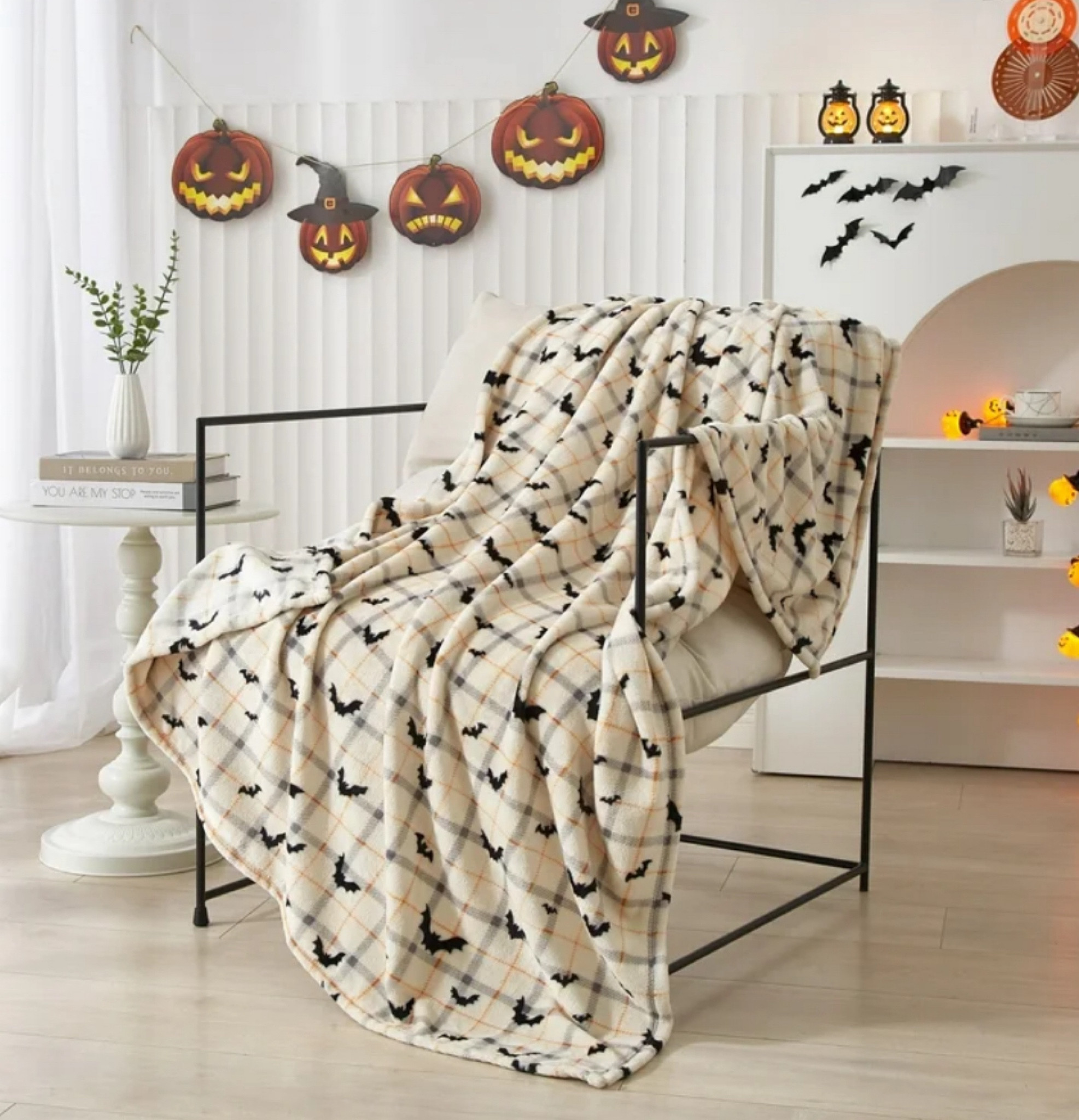 Bat Halloween throw blanket only $10!!


Halloween decor. Halloween home find. Bat blanket. Fall home decor. Halloween party  

#LTKHome #LTKHalloween #LTKParties