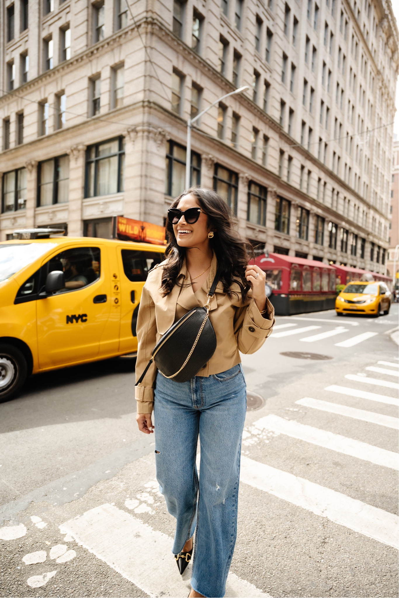 I love the fit of these high rise loose jeans! Wearing sz 27 short here! They come in 3 lengths and 20$ OFF right now!

Also, take 20% OFF my Beck Sling Bag with code: HAUTE20

#giginewyork #denim #croppedtrench #krewe #abercrombie #jeans #blackhandbag 

#LTKStyleTip #LTKItBag #LTKSaleAlert