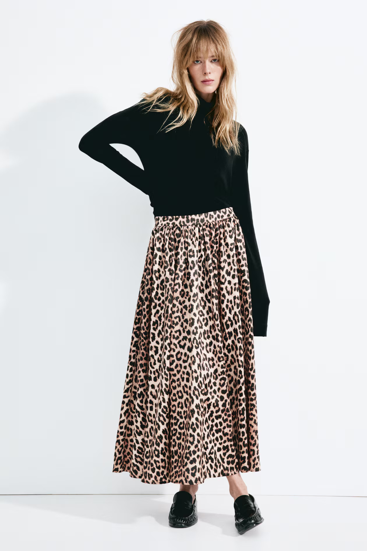 Uitlopende satijnen rok | H&M (DE, AT, CH, NL, FI)