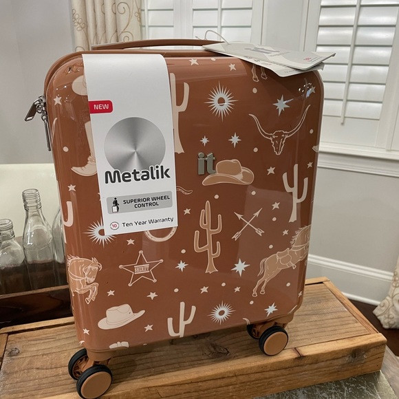 IT METALIK LUGGAGE”  “DON’T MESS WITH TEXAS ” SMALL HARDSIDE ROLLER LUGGAGE | Poshmark