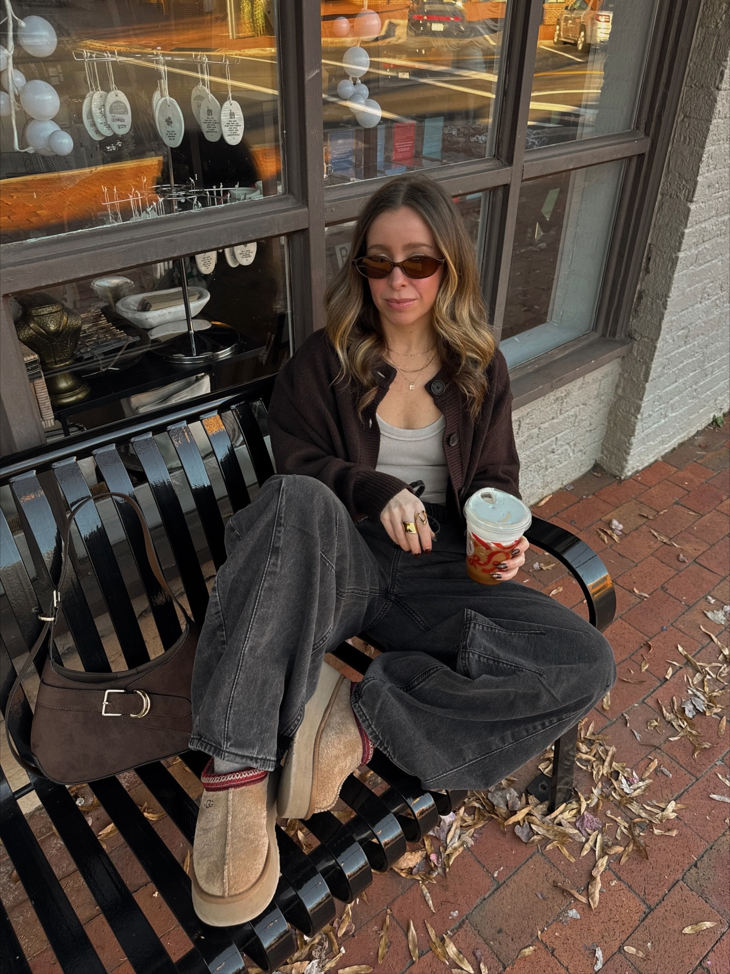 Little girl, baggy pants 🖤🤎 love these jeans that feel like sweatpants from @oldnavy 

#fallfashion #petitefashion #ootd #casualoutfit #oldnavycreator 
Petite jeans, barrel leg jeans, fall outfit, Thanksgiving outfit, casual fall outfit