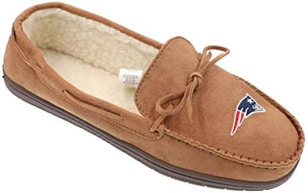 FOCO Mens NFL Team Logo Moccasin Slippers | Amazon (US)