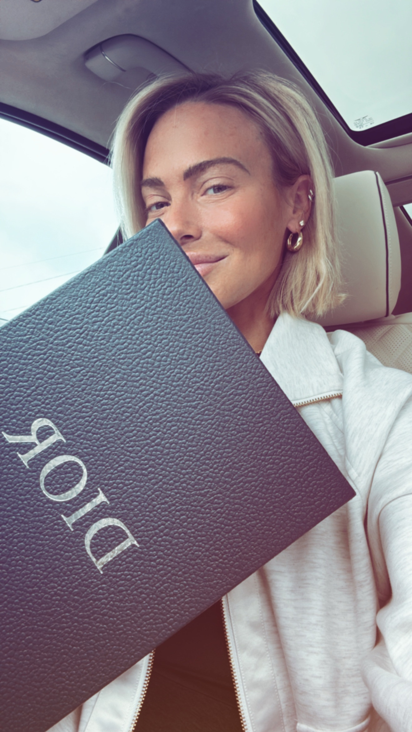 New bags (under my eyes), Mondaze always call for plot twists ☀️>☔️ (😁>😭), same same. 

*Linked my favorite new makeup that has a perfect combo of highlighters, bronzers, eyeshadows, and blush in a compact box but the product sizes are big & will last me 3+ months and you only need it & some good skincare, mascara, brows, and lips when you travel. Makes it soooo easy & I spend so much less time on my makeup! Win:Win for under $60! 

*Also linked my jewelry, phone case, my exact outfits in both this cover photo and the main event - video! All 30 products - even my new studs that are 10/10 quality & comfort from Amazon are linked!

Anywhoooo - hope you’re all having a great start to the week! Excited to share & link these new goodies. @Dior is so special. Quality is always beyond good. Even my Birkin wasn’t quite as nice as my Dior tote! 

My saddlebag (around my thighs and waist) is my new fav for everyday - even in my gym clothes or athleisure this bag looks flyyyyy. 

Remember: you wear the bag, the bag doesn’t wear you. 😉

P.S. If you’re here for fashion - more goodies are on the way, so stay tuned! If you’re here for 🏡 decor…you’re in the right place. I’m not stopping fashion, but will be starting to post more reels and links to home items frequently, and weaving in fashion as the goods roll in. I swear I have my husband convinced this stuff shows up on auto ship. 

Xoxo, CeCe 🙏✌️😶‍🌫️🫣⛪️🥰❤️☀🏡

#LinksForDays #LTKATHLETIC #LTKMidSize #LTKCorMyerStyle #LTKWorkWear (LOL) 


#LTKPetite #LTKSummerEdit #LTKBeauty #LTKPets #LTKFamily #LTKU #LTKStyleTip #LTKItBag #LTKActive